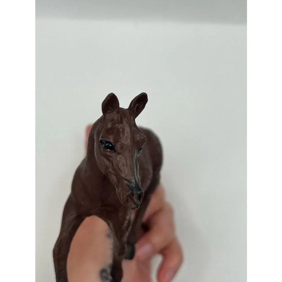 Greenbrier International Horse Figure Brown - Picture 3 of 7